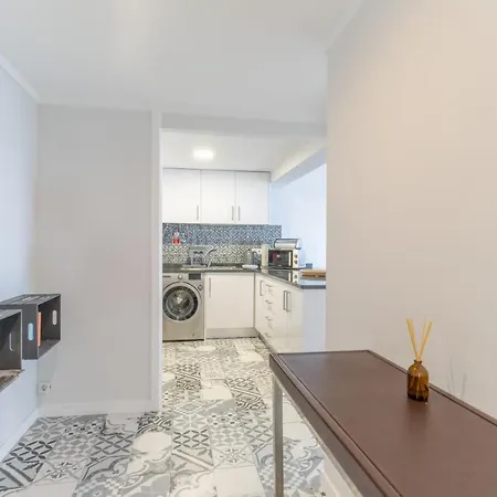 Floor Arriaga 804 *