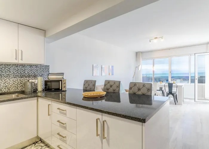 Floor Arriaga 804 דירה *