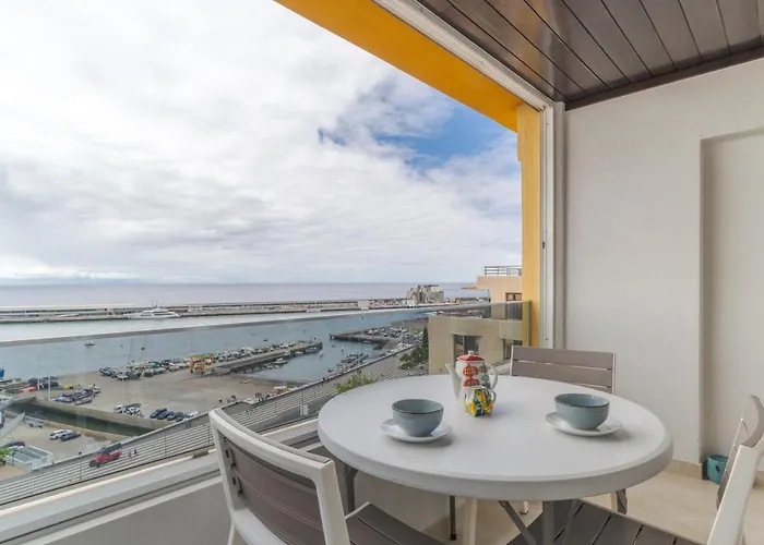 Floor Arriaga 804 דירה *